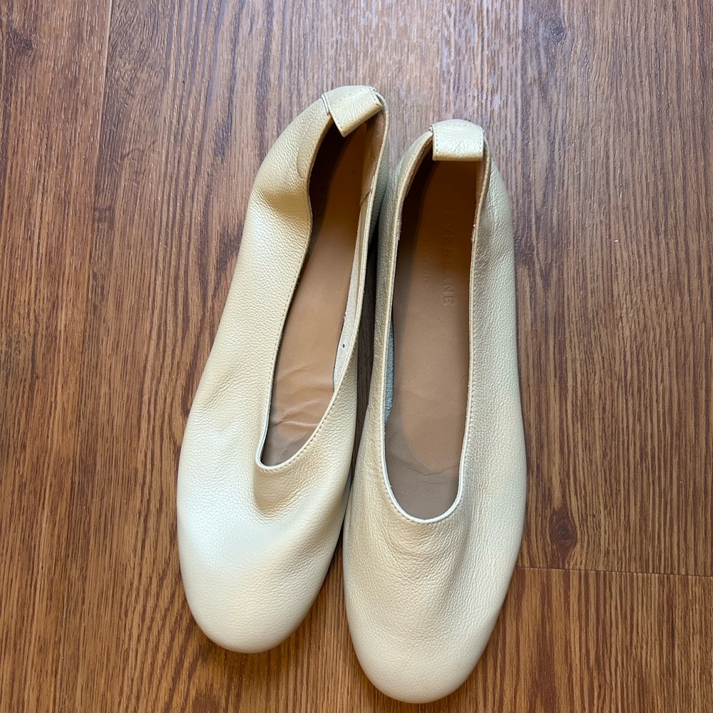 Everlane leather ballet flats in cream